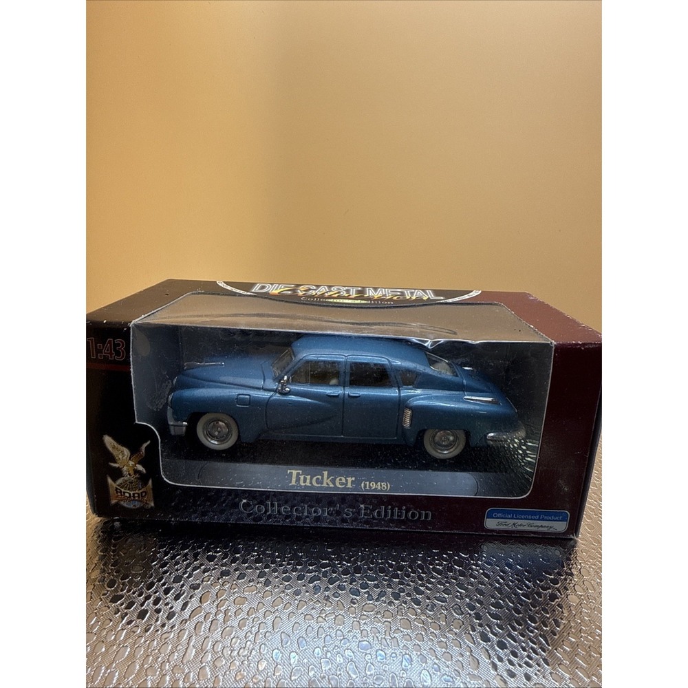 Yat Ming Road Signature Tucker 1948 Collector's Edition Diecast 1:43 Blue 94243A